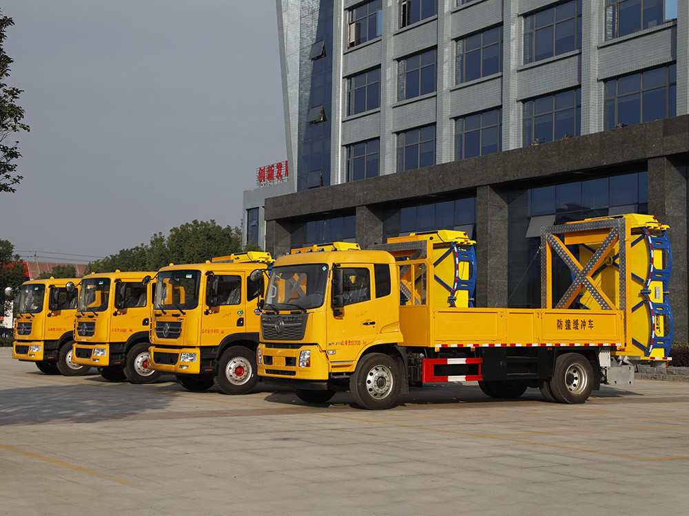CLT5120TFZDF6型防撞緩沖車