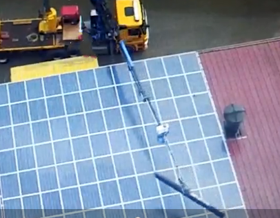 高空太陽能板洗掃車