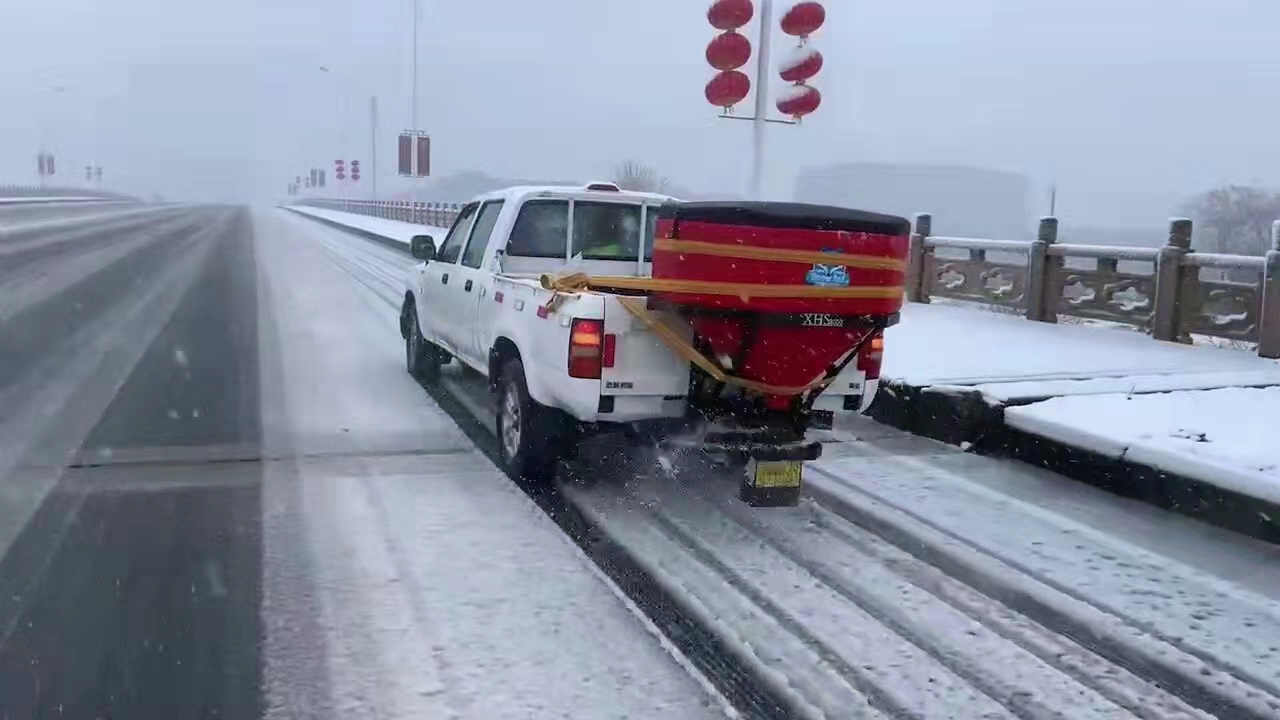皮卡不銹鋼融雪撒鹽機(jī) 后掛式撒鹽機(jī)