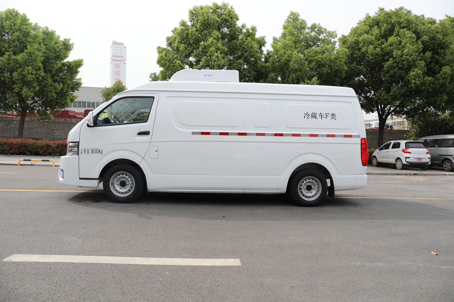 吉利純電動E6面包冷藏車